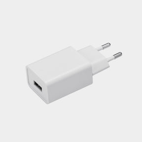 Weißer USB-A Ladestecker mit 10 Watt von Kardena